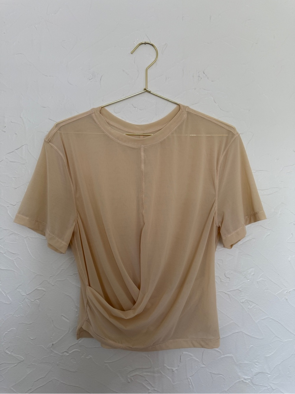 Lululemon Lightweight Mesh Reversible Yoga T-Shirt in the Prosecco color